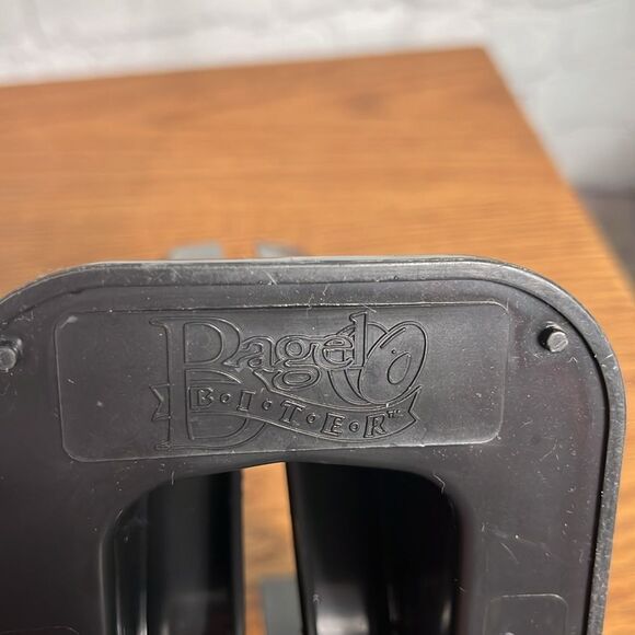 Larien Original Bagel Guillotine Bagel Biter Slicer Commercial Copyright 1996 - Picture 4 of 10